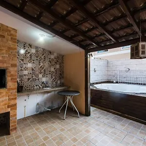  Casa de Férias Casa De Temporada Com Quintal Interno